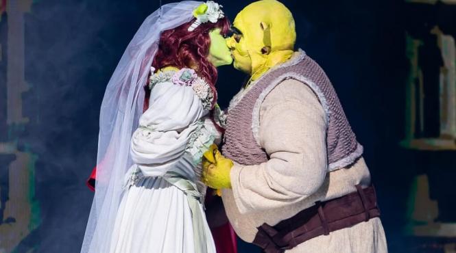 horia brenciu este shrek 4 seri la rand pe scena onb