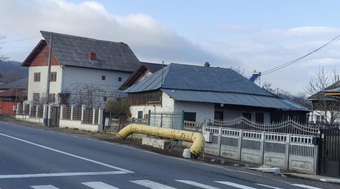 amenzi mari romanii care locuiesc la casa