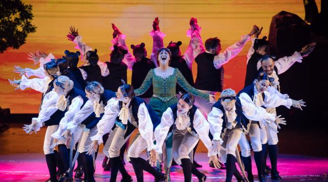 shrek musicalul cucereste bucurestiul primele doua reprezentatii sold out ultimele bilete disponibile pentru 3 si 4 iunie