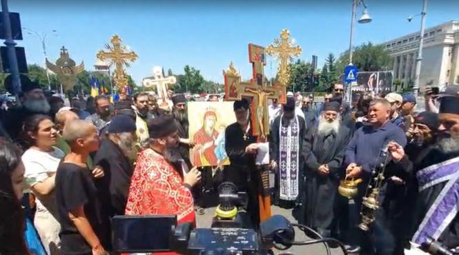 gigi becali sobor preoti aghiasma calea victoriei marsul bucharest pride 2025