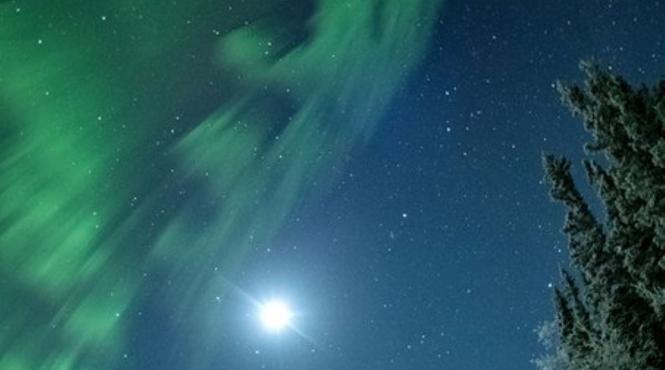 sambata furtuna geomagnetica aurora boreala vizibila