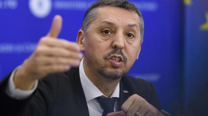 burse elevi veste proasta daniel david raman doar 2 categorii