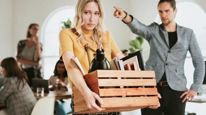 concediat fara motiv afla cum te ajuta un avocat specializat in dreptul muncii