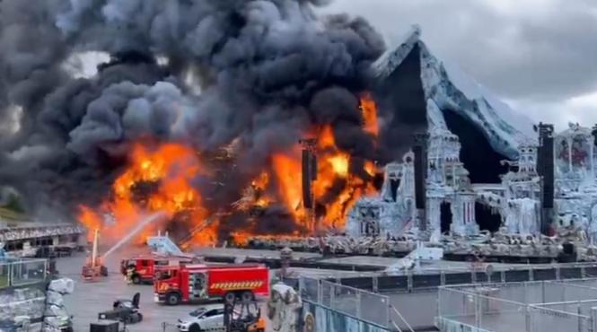 incendiu tomorrowland scena principala flacari