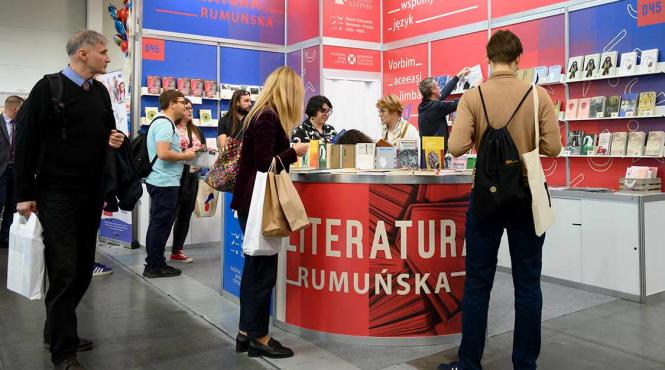 la un an de la inaugurare sezonul romanesc in polonia ofera o vizibilitate fara precedent culturii romane