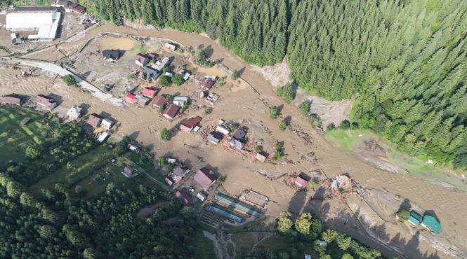 vara 2025 caldura record inundatii mortale intreaga planeta