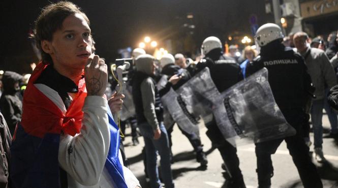 fortele ordine serbia folosit gaze lacrimogene dispersare protestatari