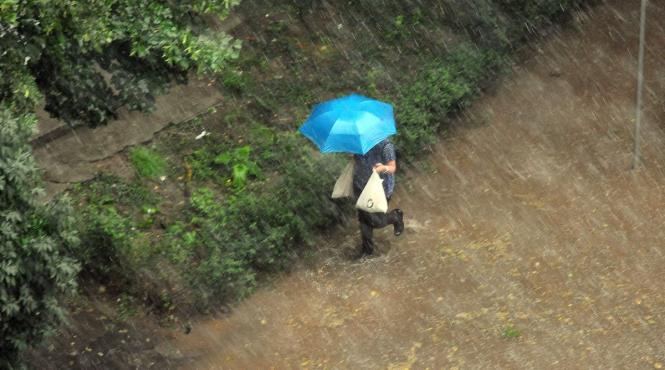 avertizare meteo imediata cod rosu ploi torentiale vijelii grindina 17 august
