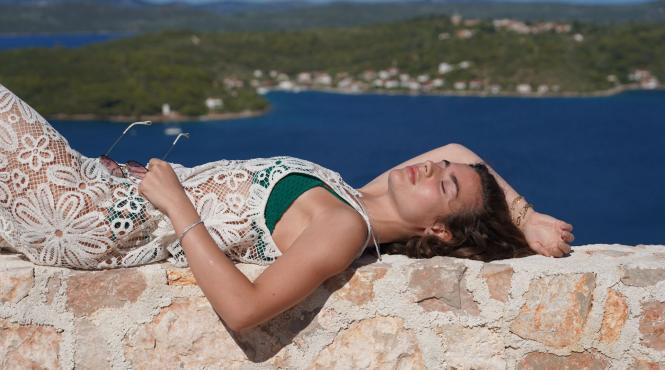 ana bodea vacanta pe o insula pustie din croatia