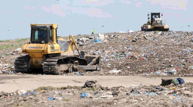 spatii verzi blocaj capitala infrastructura gunoi particule suspensie