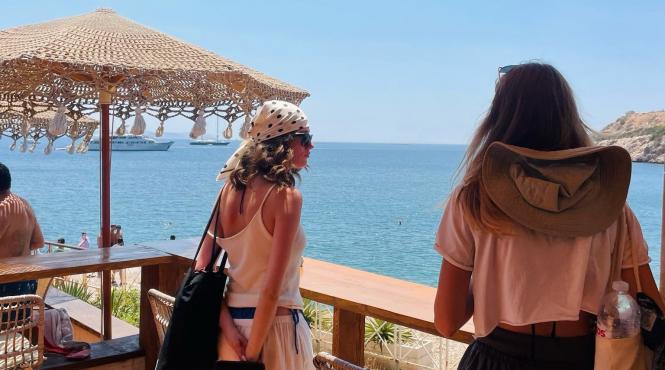 maria tapusa vacanta intre prietene joburi si apusuri grecesti mi am dat seama cat de adaptabila pot fi