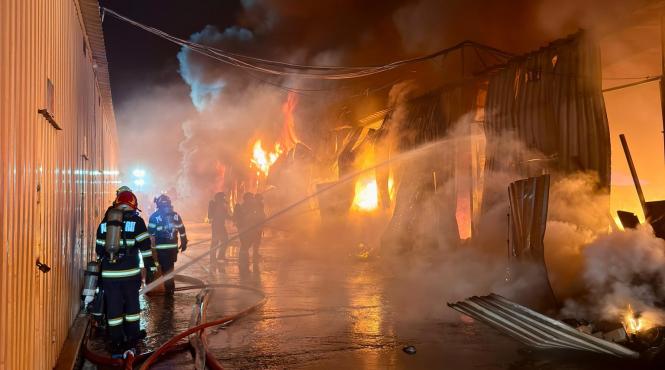 incendiu dragonul rosu