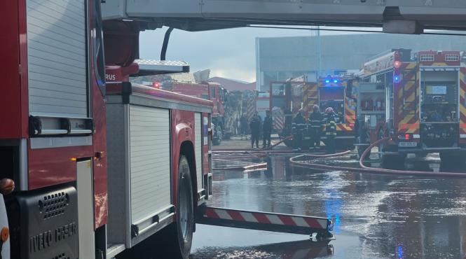 incendiu pompieri hala galati