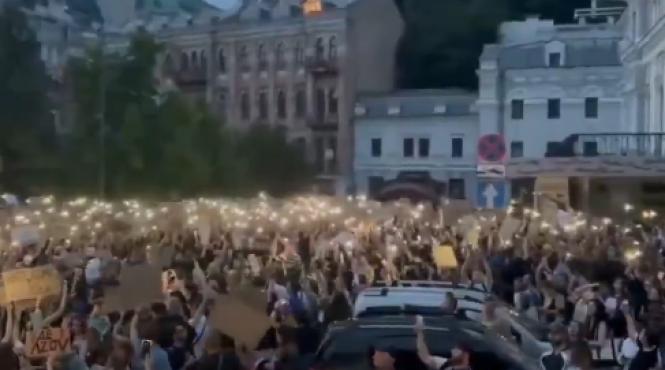 ucrainenii protest urias la kiev serviciul militar nu este sclavie