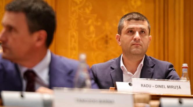 ministrul economiei a dat afara 21 de administratori din companiile statului cu salarii uriase