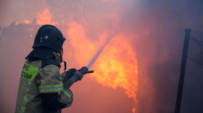incendiu rafinarie leningrad atac drone ucraina