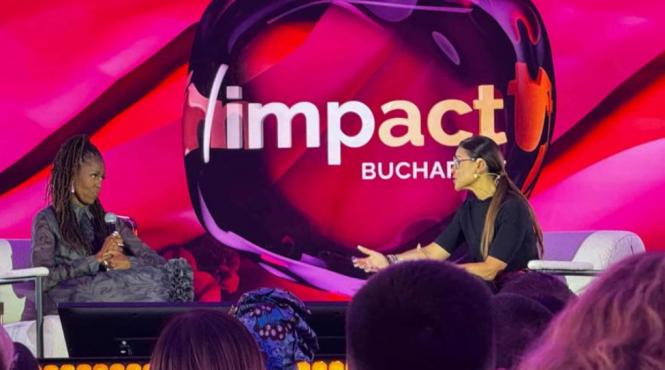 michelle obama aplaudata de romani la bucuresti liderii trebuie sa fie oameni decenti si onesti