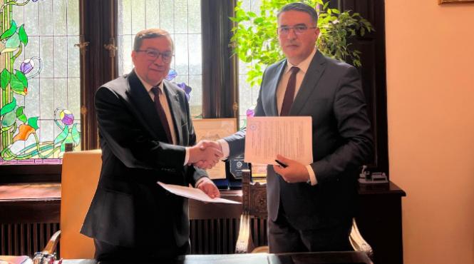 parteneriat pentru educatie si sanatate intre inspectoratul scolar bucuresti si universitatea de medicina si farmacie carol davila