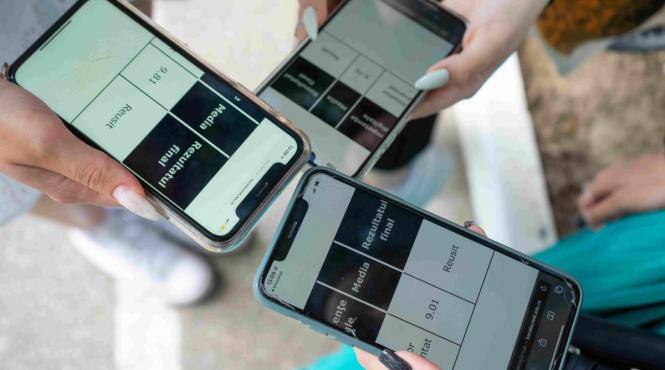 127 de absolventi de gimnaziu si de liceu recompensati pentru performante la examenele nationale