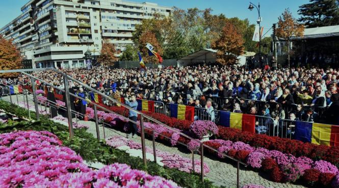 pelerinaj racla moaste sfinta cuvioasa parascheva catedrala mitropolitana iasi
