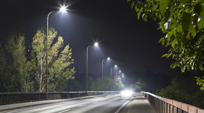 compania primariei capitalei cheltuie 8 milioane euro umple bulevardele mari lampi led prevazute radar senzori miscare