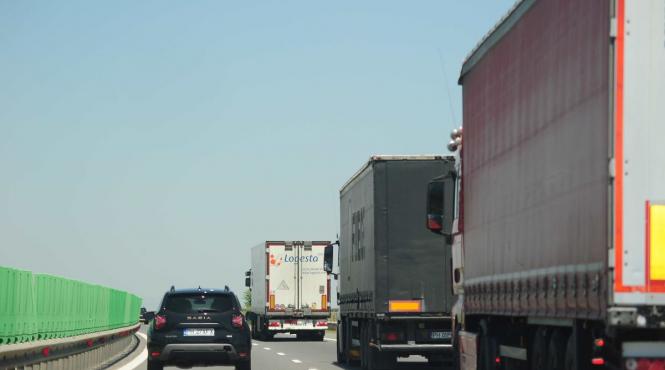 guvernul loveste cu manta preturile alimentelor suprataxand transporturile