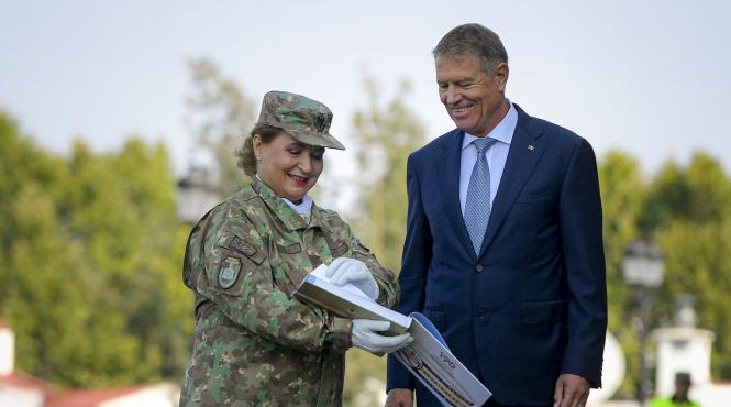 albumul foto cu politicieni al generalului florentina ionita