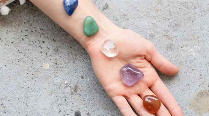 cum atragi banii luna nasterii