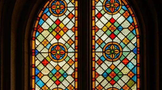 limba romana ce inseamna cuvantul vitraliu