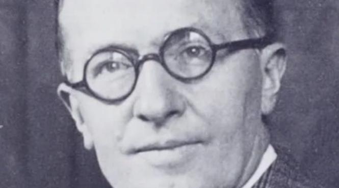 jean giraudoux eseist dramaturg diplomat