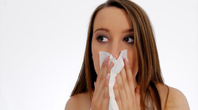 sangerarile nazale greseala multi oameni cand curge sangele nas