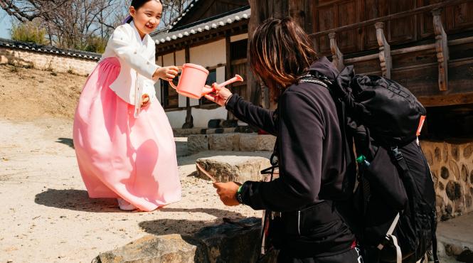 diseara asia express aduce prima provocare solo de pe drumul eroilor concurentii se despart si pornesc singuri in cursa emisiunea a fost din nou lider de audienta