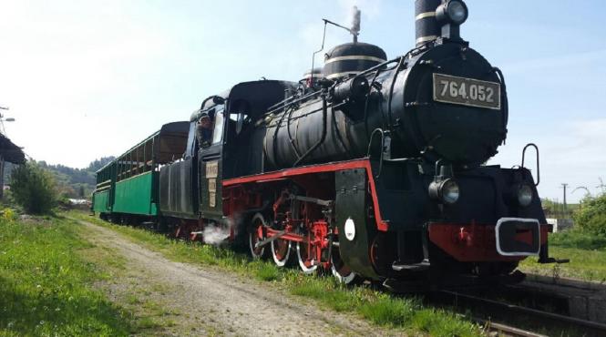 mocanita sovata calatoria poveste farmeca turisti straini