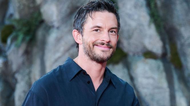 jonathan bailey cel mai sexy barbat viata 2025