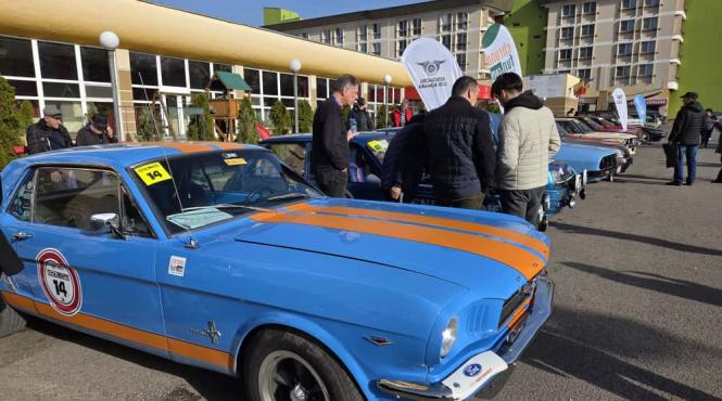 totul pe noapte x tommy hilfiger 2025 primul raliu de regularitate nocturn cu autovehicule istorice din romania a luat startul pe 15 noiembrie