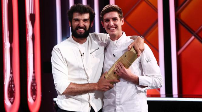 chefi la cutite lider de audienta cu editia de ieri chef richard abou zaki i a dat aseara cutitul de aur lui luca zvaleni