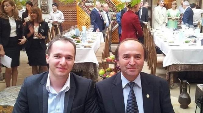 fiul lui tudorel toader alexandru toader lector la drept la universitatea al i cuza din iasi acuzat avansuri intime studente