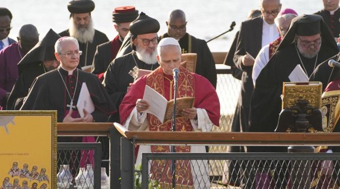 papa leon vizita istorica la moscheea albastra din istanbul