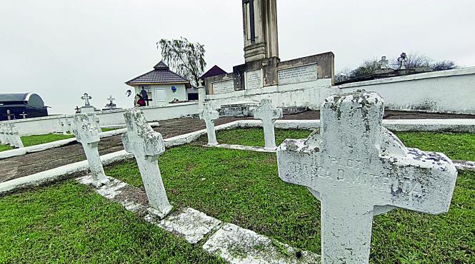 reportaj exclusiv cimitire uitate eroi soldati morminte paragina