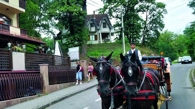 romani turism cresteri sarbatori vacanta