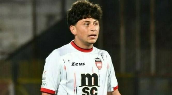 fotbalist 18 ani injunghiat banda scutere napoli
