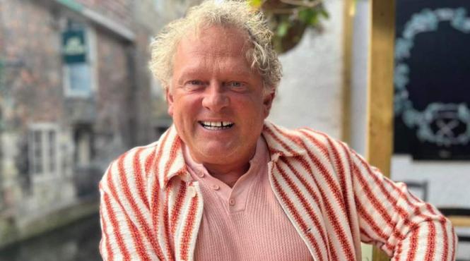 un fost prezentator tv jefuit madrid hotii scaneaza bagajele deschid sustrag ce este de valoare