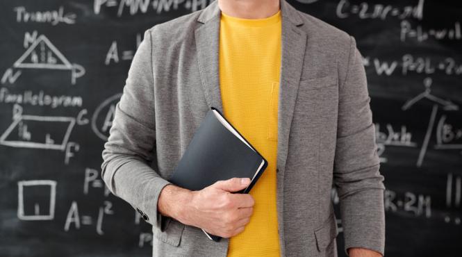 intarziere bani cariera didactica