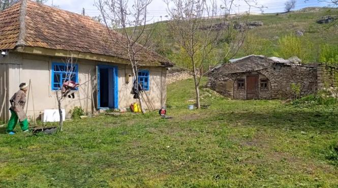 hobbiti sat moldova