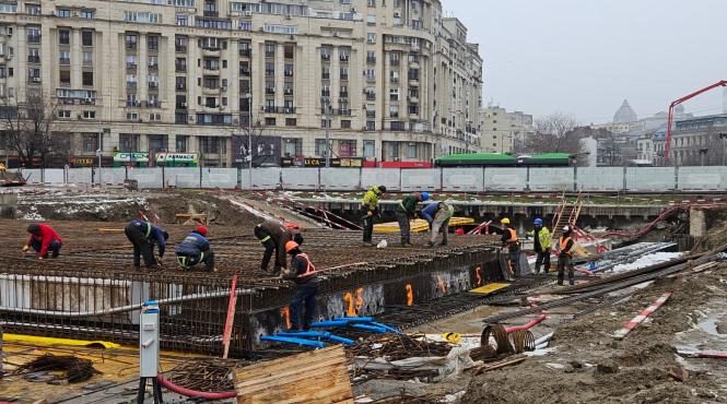 stadiul lucrarilor la planseul unirii a patra sectiune a noii placi de beton a fost turnata