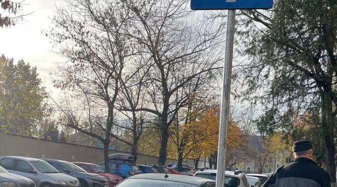 apar noi sensuri unice pe strazile din drumul taberei si militari