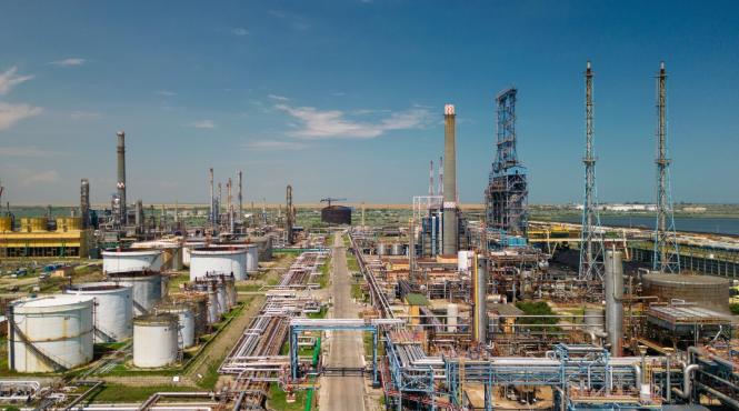 protest rafinaria petromidia zeci angajati cresteri salariale