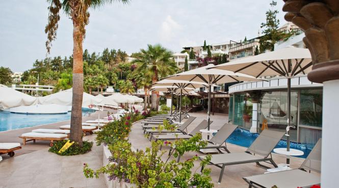 dincolo de sezlong bodrum destinatia care a redefinit vacanta de lux in turcia
