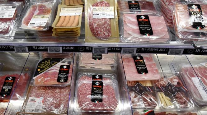 studiu alimentele ultraprocesate stimuleaza consumul si trebuie reglementate ca tigarile