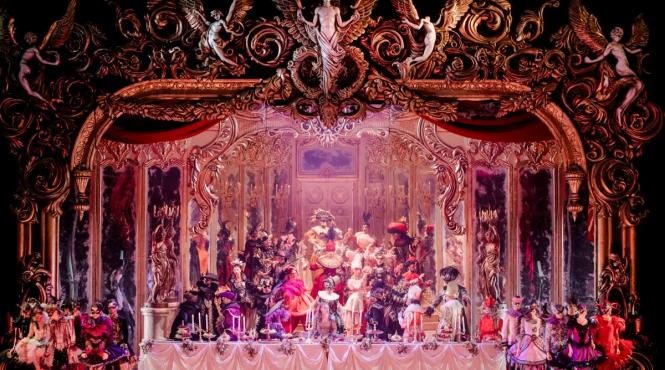 fantoma de la opera spectacolul grandios al operei nationale bucuresti a deschis in forta noul an cultural toate cele 13 reprezentatii au fost vandute intr un timp record